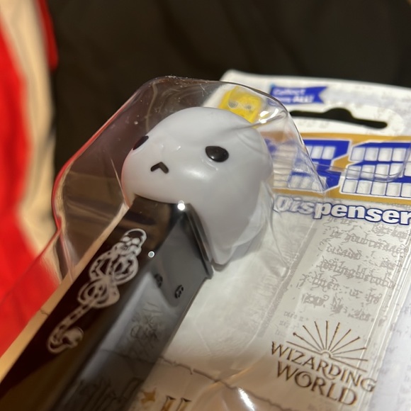 Voldemort PEZ, Hermione Prop Costume Wand,and Albus Dumbledore holographic card - Picture 9 of 9